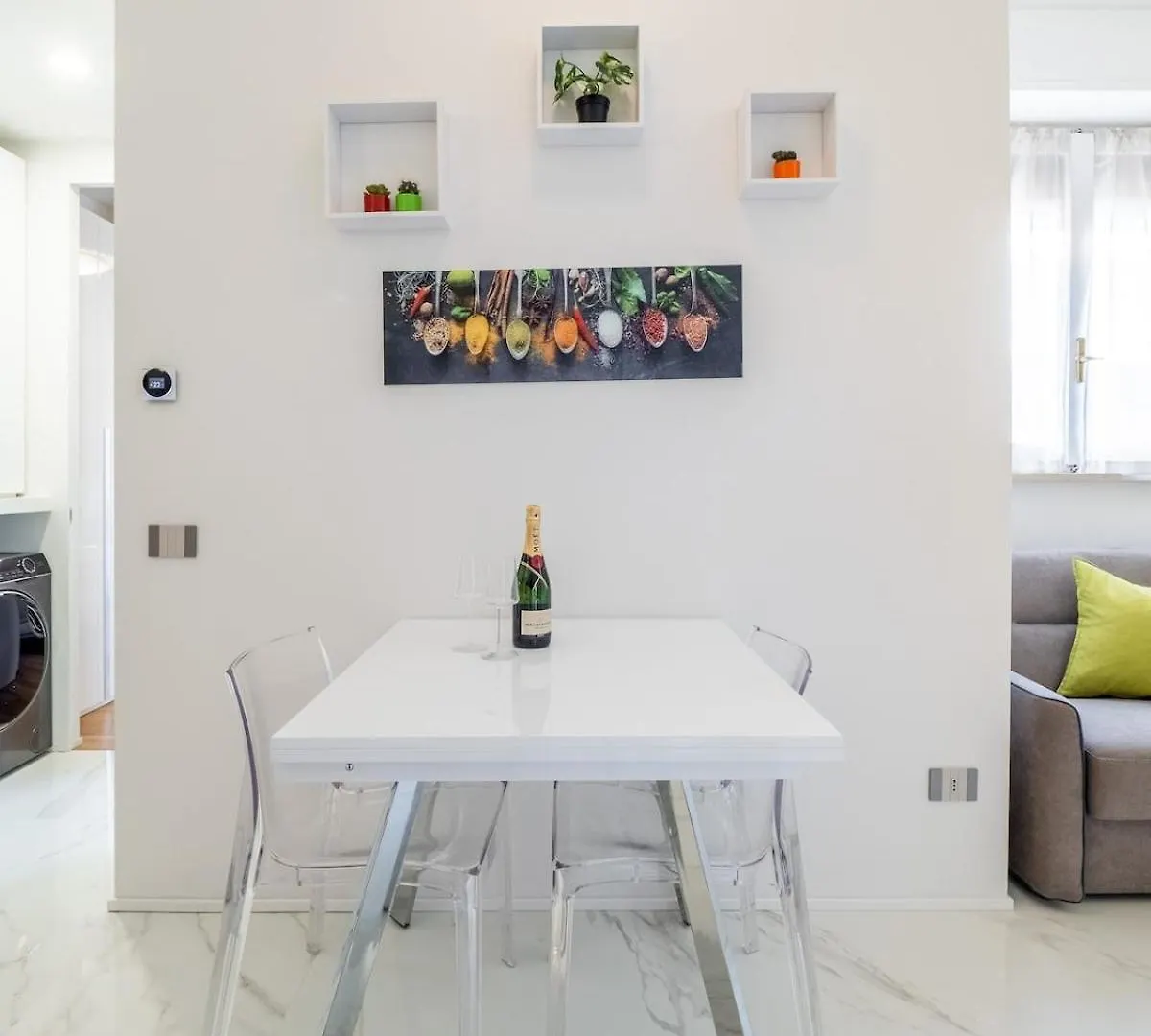 Cozy Apartment In The Green, Close To Blue And Red Metro Milan