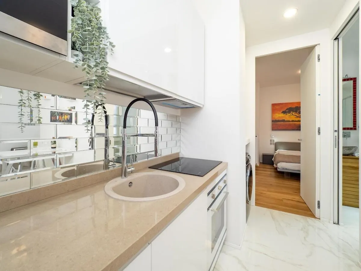Cozy Apartment In The Green, Close To Blue And Red Metro Milán